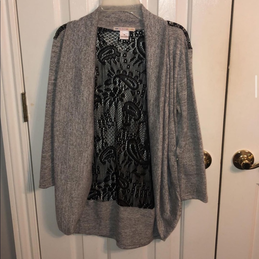 ✨PRICE DROP✨
 Cute Black and Gray Cardigan